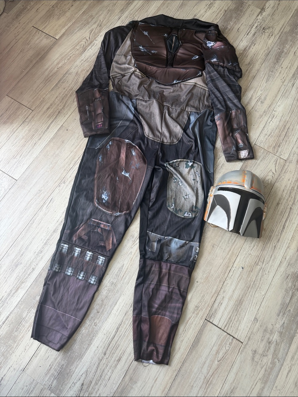 Adult Mandalorian-Style Halloween Costume